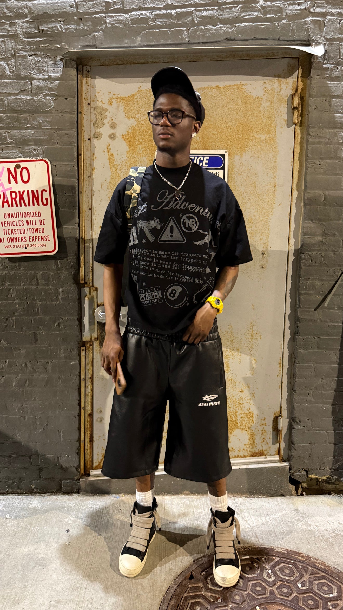 BLACK OUT TRXPPER TEE
